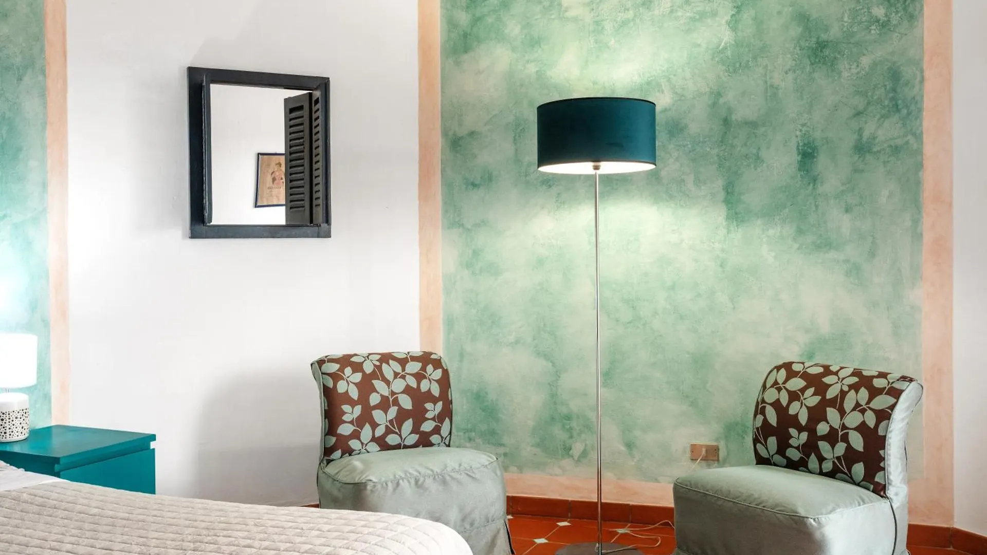 Hotel Stefania Boutique Hotel By The Beach Olbia 4*,