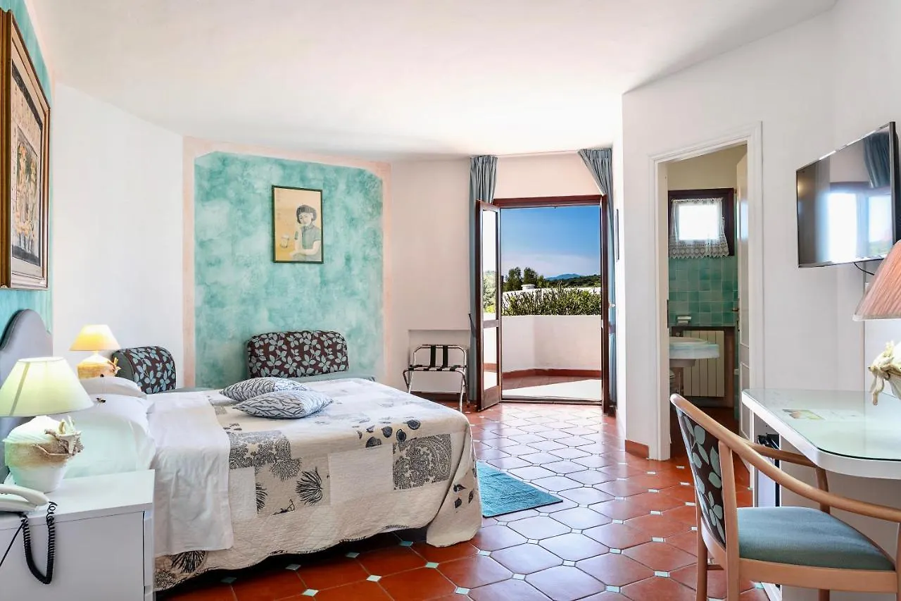 Hotel Stefania Boutique Hotel By The Beach Olbia 4*,