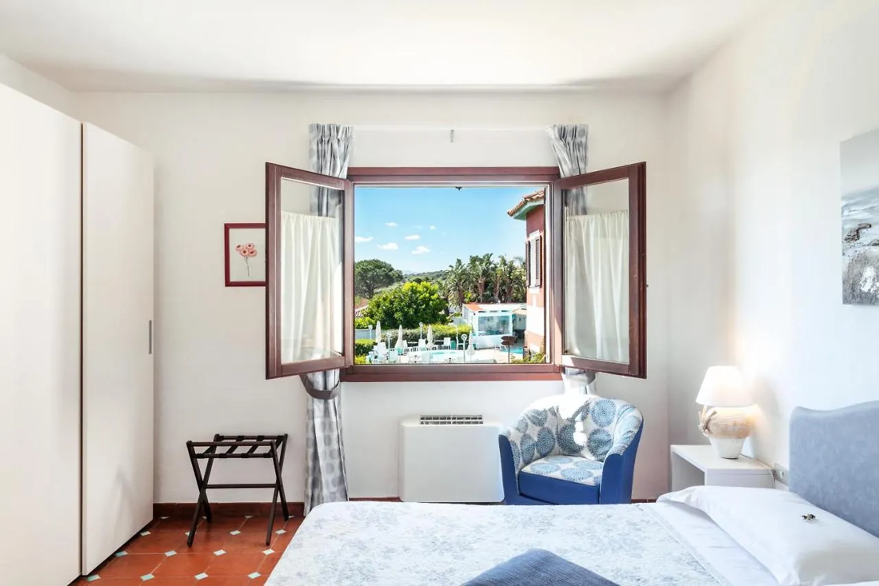 Hotel Stefania Boutique Hotel By The Beach Olbia 4*,